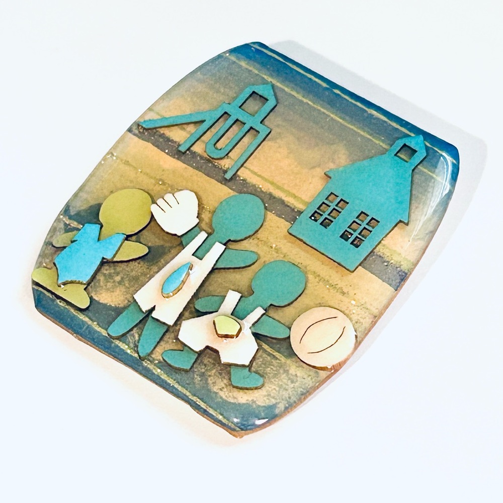 Vintage Little People Pins by Lucinda - Picture 3 of 6